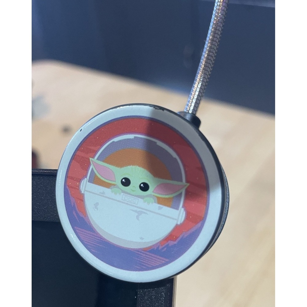 Star Wars Mandalorian The Child Yoda LED Clip On Reading Light Book E-Readers